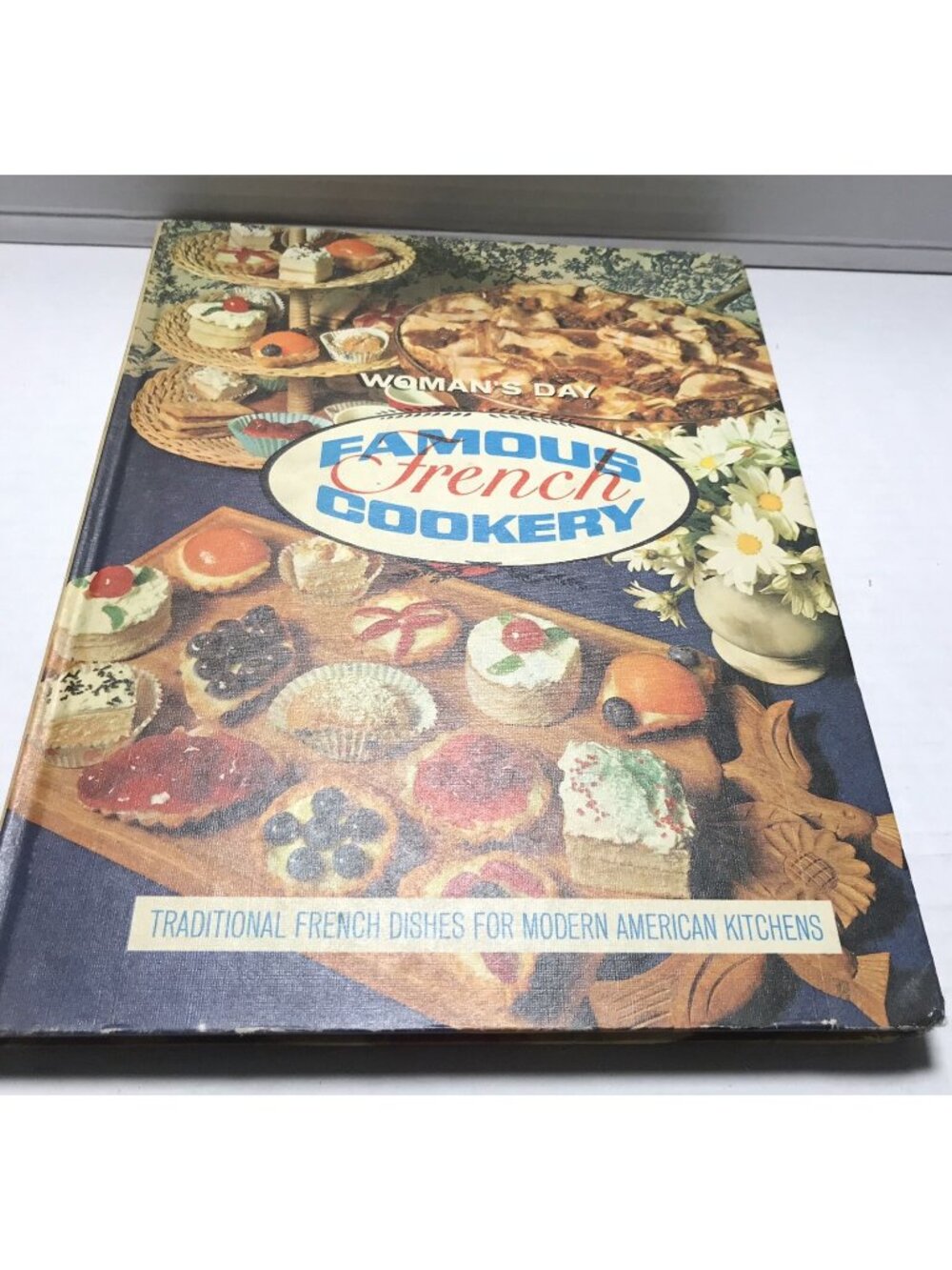 Vintage 1969 Woman's Day Famous French Cookery Cookbook READ